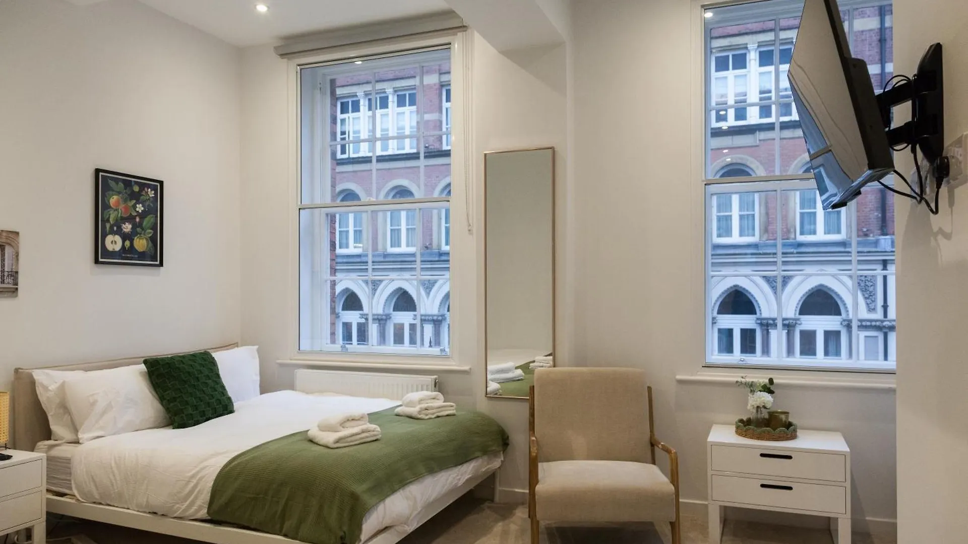 Grand Central Apartment - 2-Bedrooms - Sleeps 6 Comfortably - Perfect For Families - Contractors - Professionals 리즈 영국