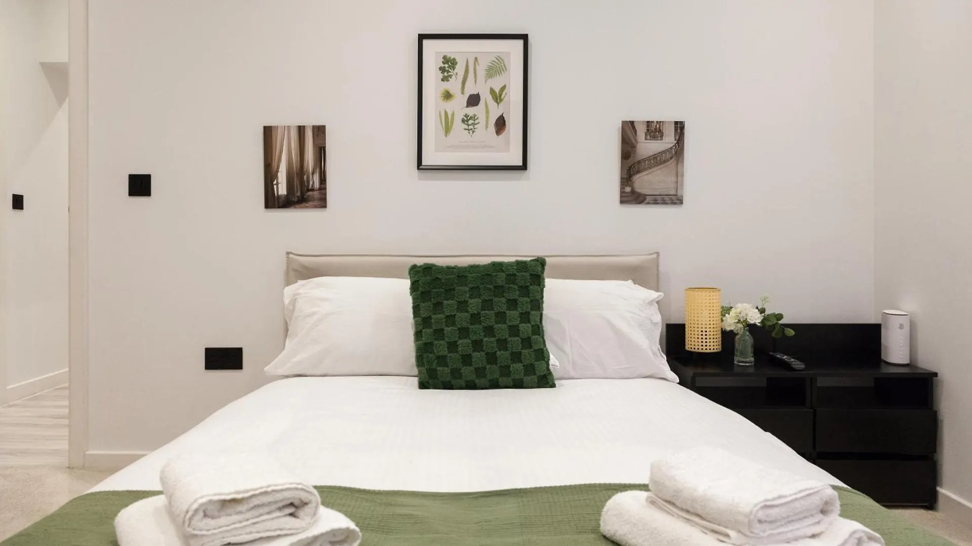 Grand Central Apartment - 2-Bedrooms - Sleeps 6 Comfortably - Perfect For Families - Contractors - Professionals 리즈 0*,