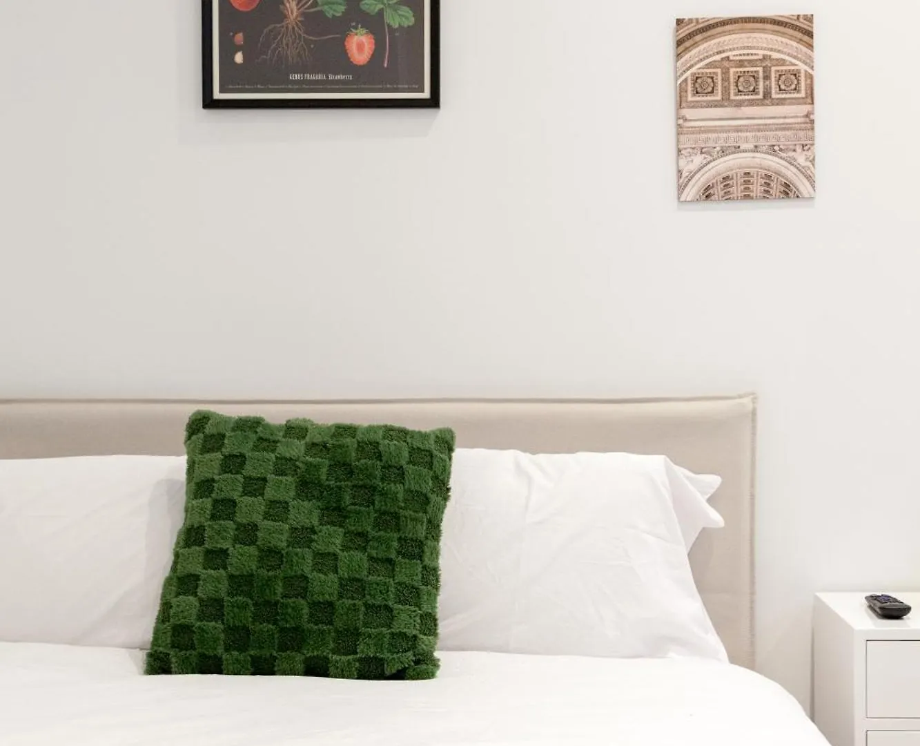 Grand Central Apartment - 2-Bedrooms - Sleeps 6 Comfortably - Perfect For Families - Contractors - Professionals 리즈
