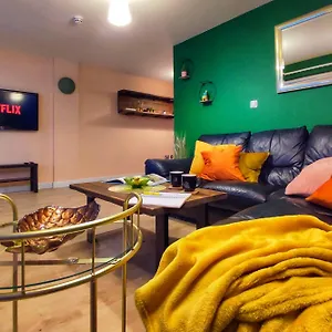  Apartment Duplex In With King Size Bed - Long Rates Available